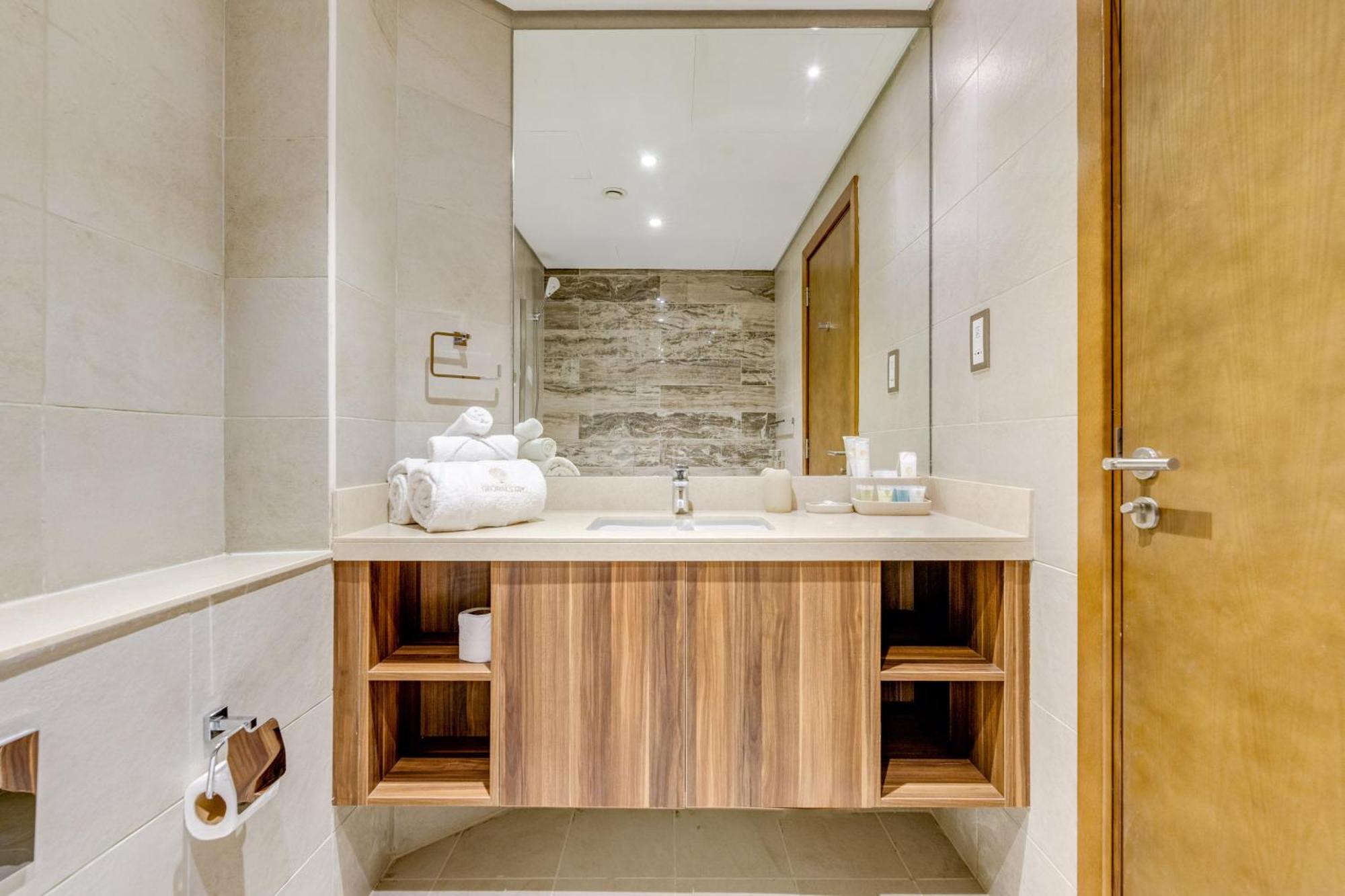 Luxury Azizi Mina Beachfront Apartments Dubai Exterior foto